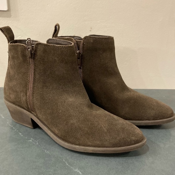 NWT attention sz 6 Mattie brown suede distressed ankle booties - Picture 4 of 14